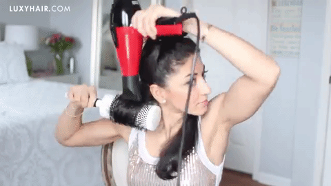 how to blowdry frizzy hair