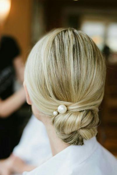 chic simple bun hairstyle