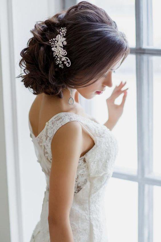 Glam bridal hair accessory