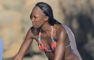 Lessons To Be Learned From Naomi Campbell’s Hairline