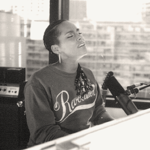 Alicia Keys Brought That Old Style Back As She Delivers A Serious Message