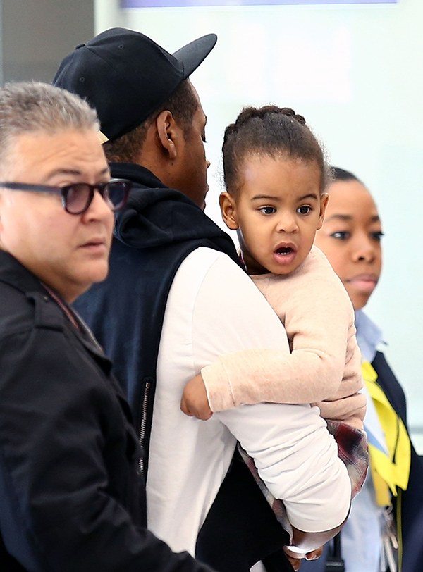 Beyonce & Family Catch A Flight Out Of Paris