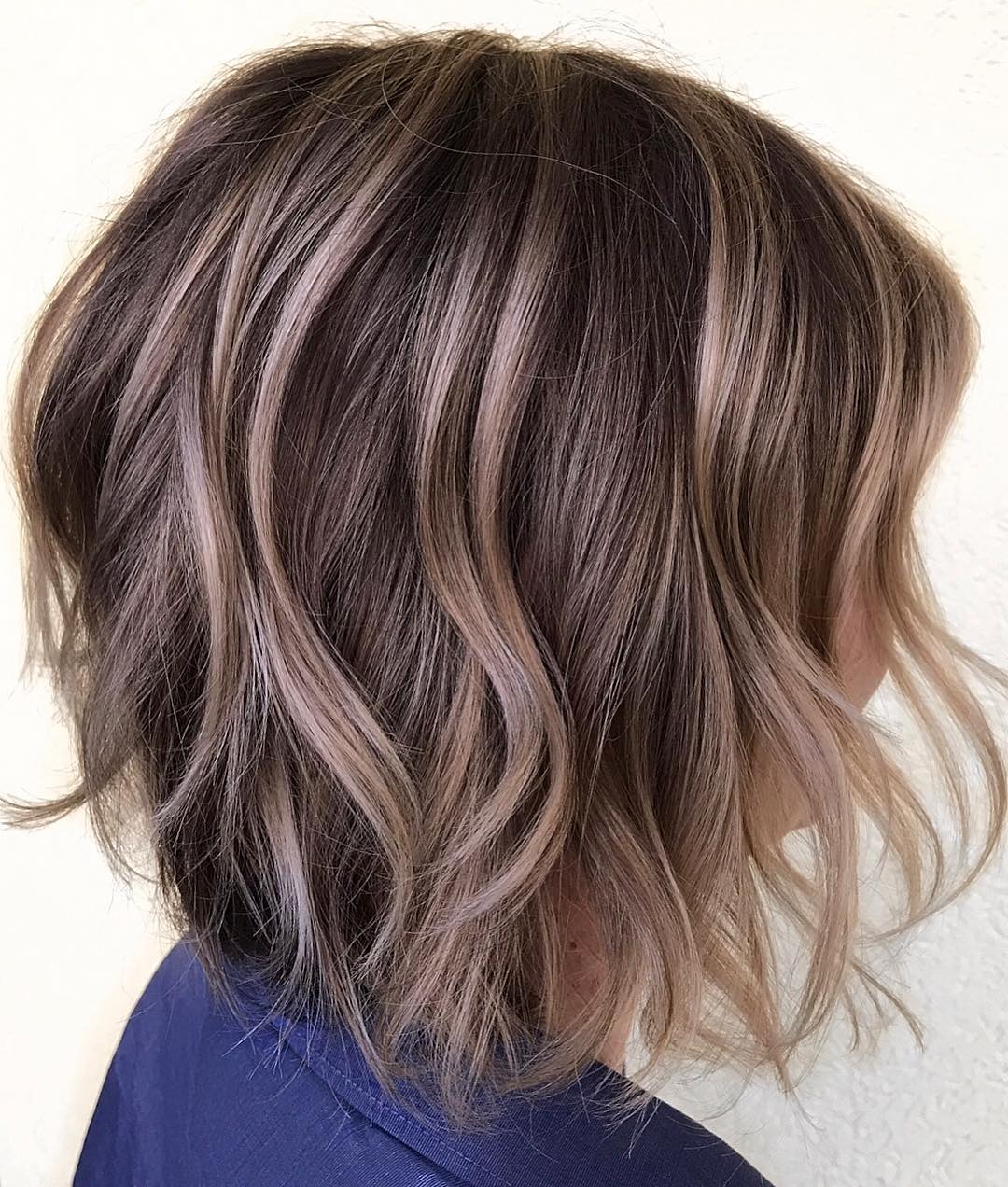 Messy Wavy Bob Hairstyle With Chin-Length Layers