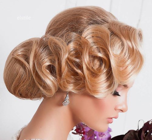 bridal chignon with finger waves