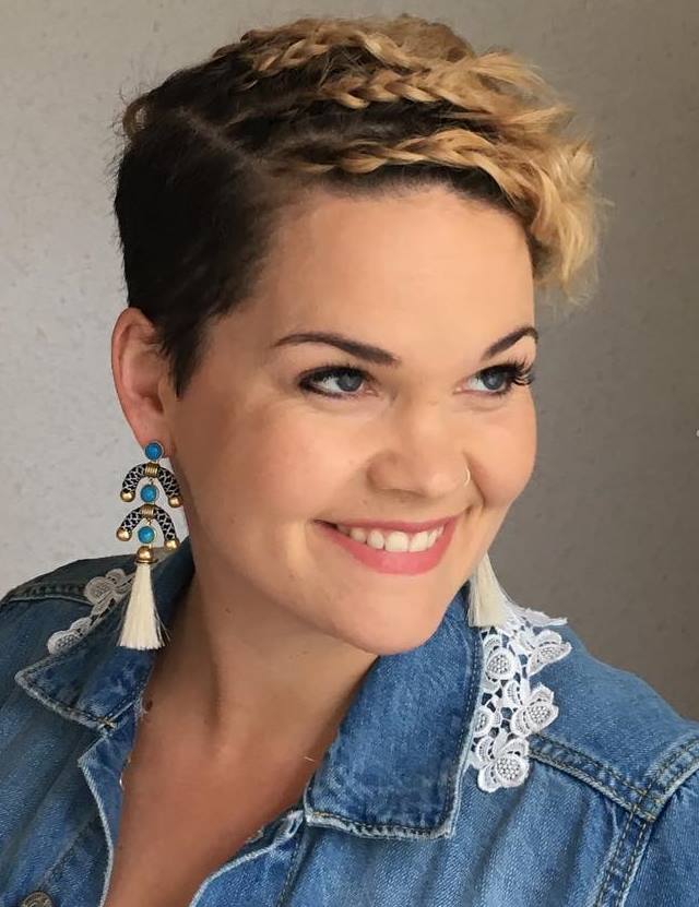 18 Awe-Inspiring Ways to Style a Pixie Cut with Easy Tutorials
