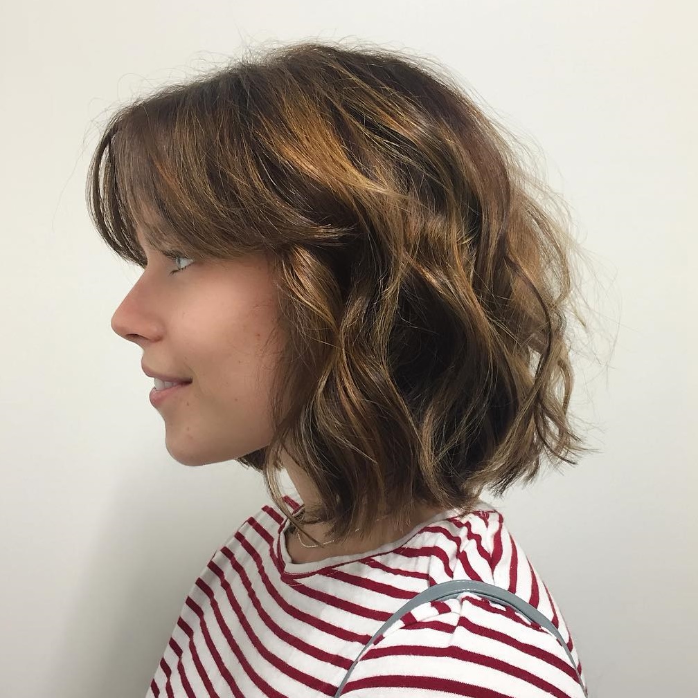 Wavy Brown Bob With Golden Highlights