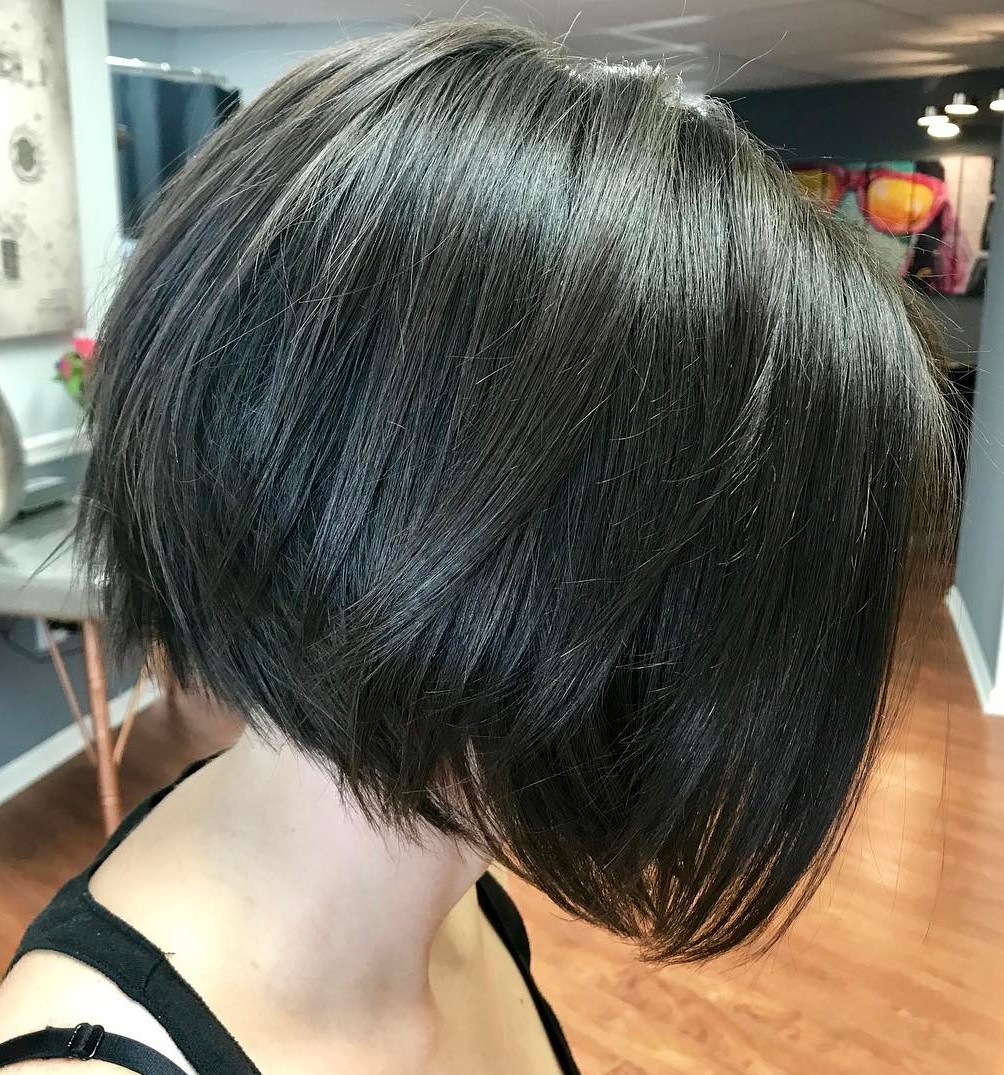 Shiny Black Bob With Layered Ends