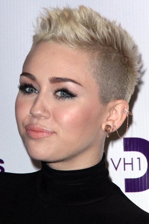Miley Cyrus extra short haircut