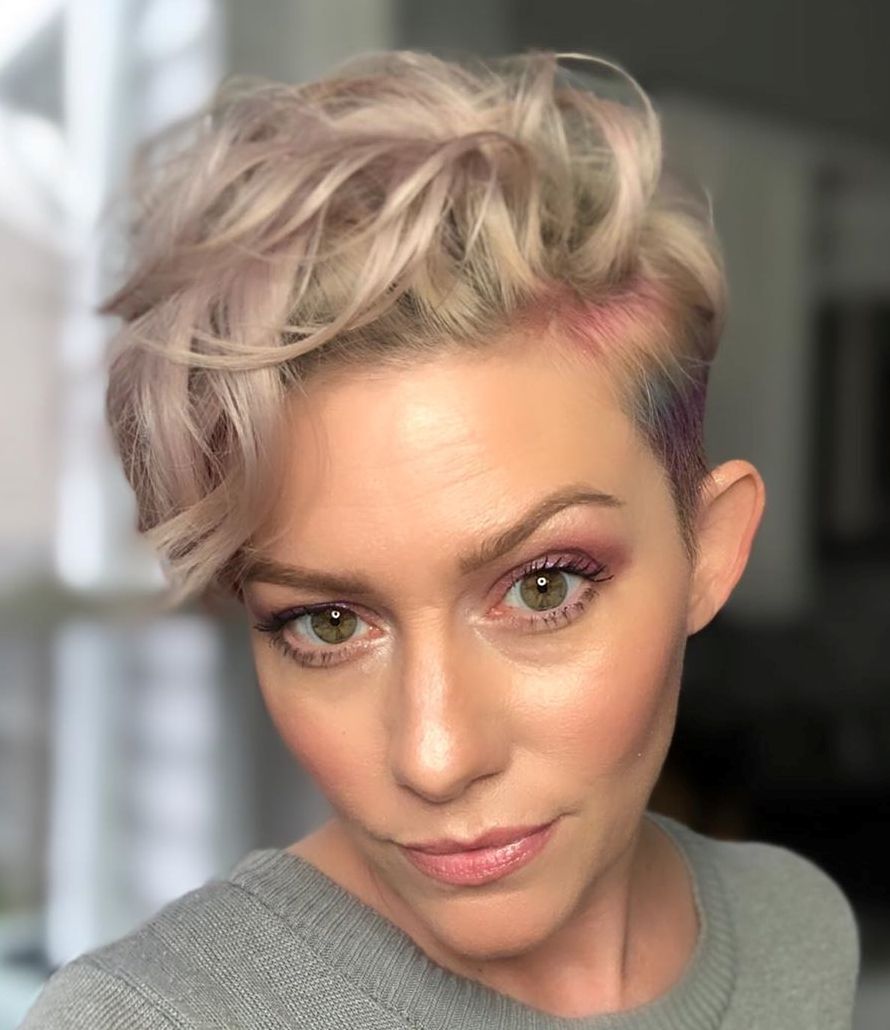 5 Tutorials on How to Curl Short Hair Using Different Hot Tools