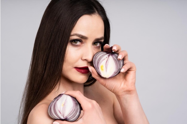 3 Powerful Ways to Use Onion Juice for Hair and Results to Expect