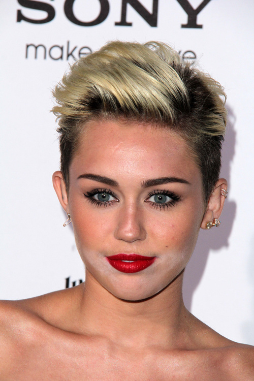 Miley Cyrus short hairstyle with lift at roots