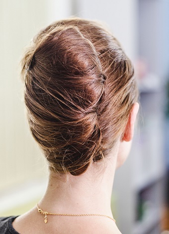 How to Make a French Twist in 5 Easy Steps
