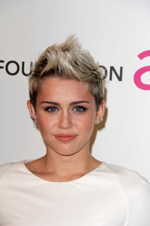 Miley Cyrus pixie with darkened roots