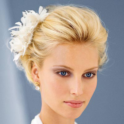 short wedding hairstyle with hair flowers