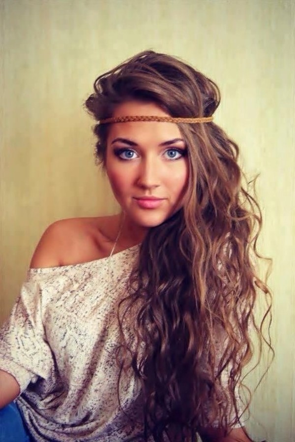 long sideswept hairstyle for teenage girls