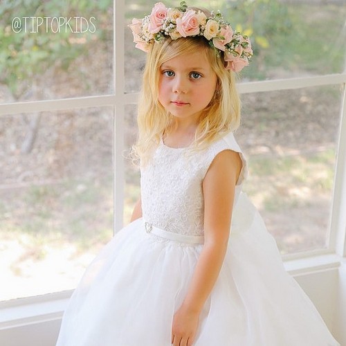 quick flower girl hairstyle