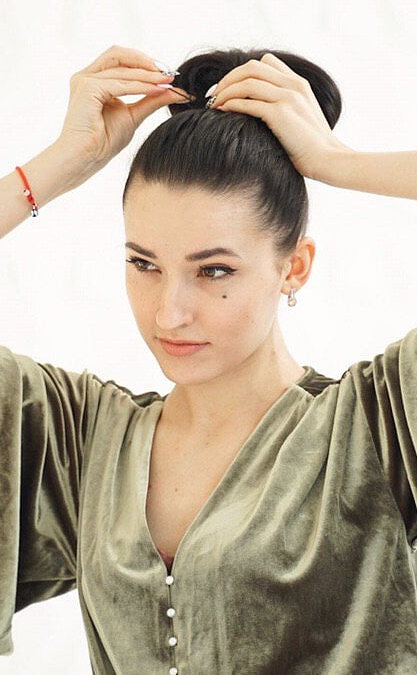 Recreate This Elegant Bun with Our Simple Step-by-Step Tutorial