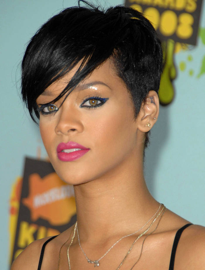 Rihanna short hairstyle for Christmas
