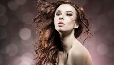 4 Ways to Get Wet Hair Look That Last All Day Long