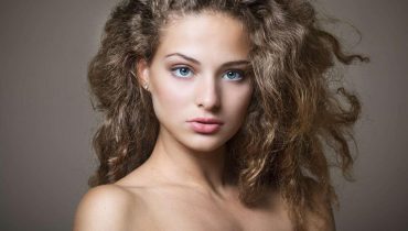 Curly Frizzy Hair: 7 Styling Ideas