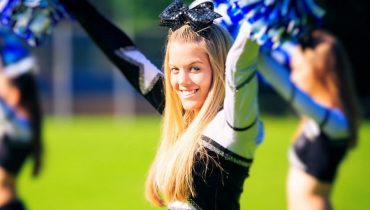 10 Gorgeous Cheerleader Hairstyles for Young Girls [2021]