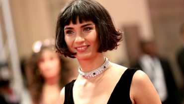 50 Short Bob With Bangs to Try This Year