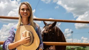 10 Stunning Cowgirl Hairstyles to Consider