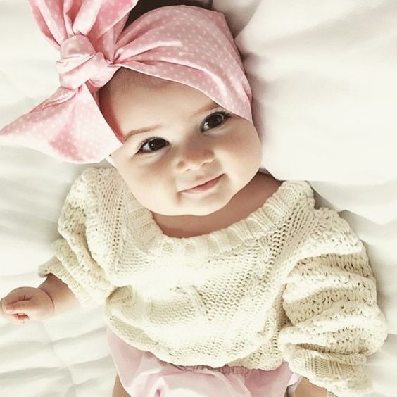 beautiful Tie-Knot hair Bow for baby