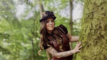 10 Brightest Steampunk Hairstyles to Look Classy