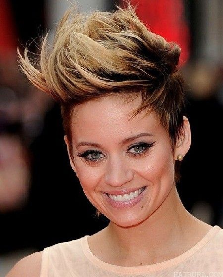 Short Haircuts for Women With Round Faces 20