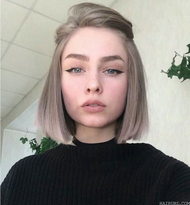 girl with long straight blunt bob