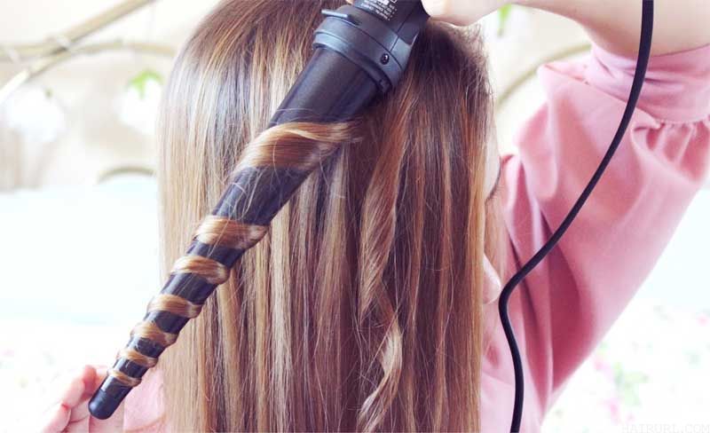 curling with wand