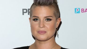 23 Suitable Short Hairstyles for Fat Faces & Double Chins