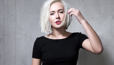 5 Coolest Side Parted Blunt Bob Hairstyles for Women