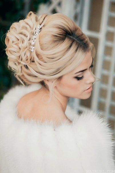 curly Wedding Hairstyles with Brides 