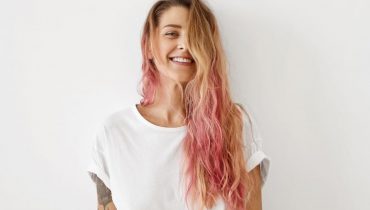 10 Gorgeous Pink Highlights on Blonde Hair for Women