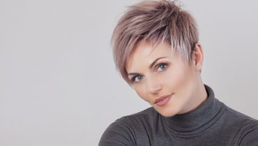 Top 15 Short Hairstyles with Blonde Highlights [2021]