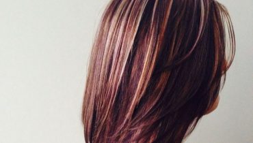 7 Beautiful Burgundy Hairstyles with Blonde Highlights