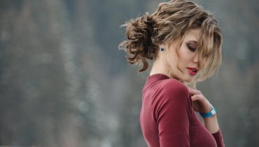 20 Amazing Curly Bun Hairstyles for Women