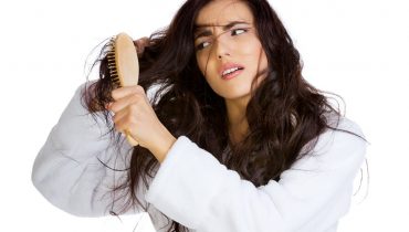 5 Mistakes to Avoid When Detangling Hair