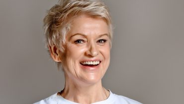 23 Best Pixie Haircuts for Older Women