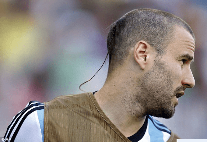 rat-tail-hairstyle-for-men-10