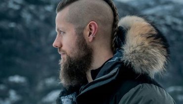 20 Retro-chic Viking Hairstyles for Men