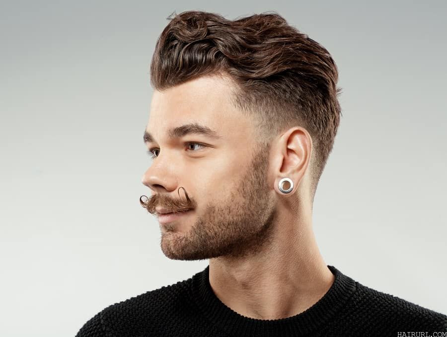 wavy hairstyle for men with round face