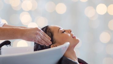 Bleach Bath for Hair: Using Shampoo to Lighten Blonde, Black or Red Hair