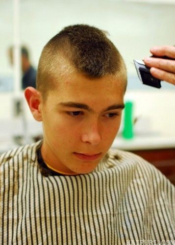 millitary haircut for men 27
