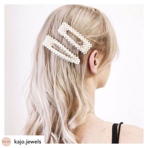 Pearl hair clips are the perfect hair accessories for school! Check out 10 ridiculously cute and easy back to school hairstyles!