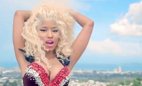 Nicki Minaj’s Curly Blonde Hair | Celeb Hairstyle of the Week