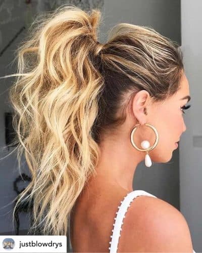 Voluptuous high-ponytails are the perfect summer hairstyle!