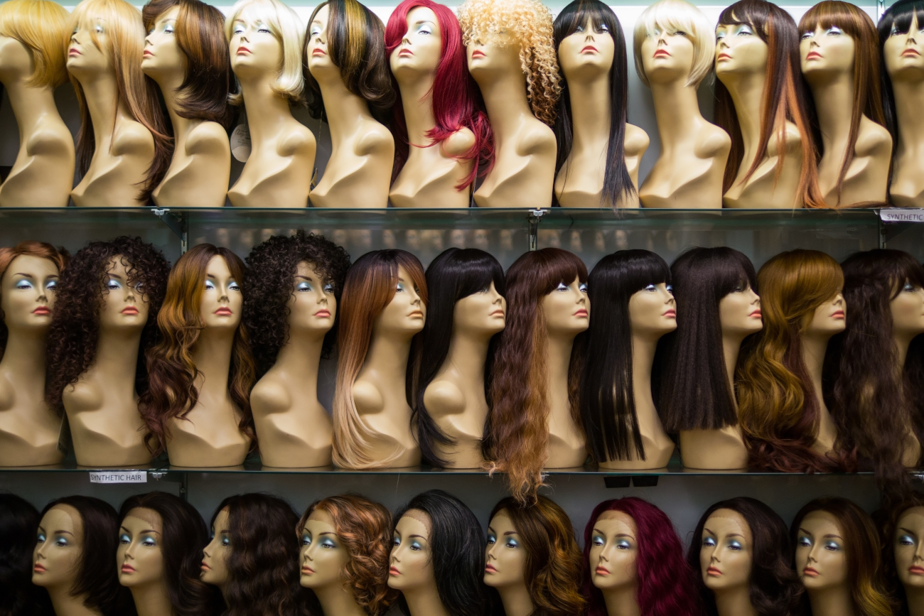 A Quick Guide to Choosing the Right Wig for You